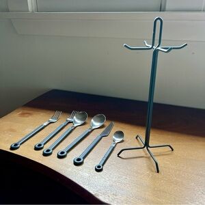 Mono Ring Flatware Set